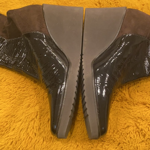 Donald J pliner brown suede and patent leather wedge boots size 7.5